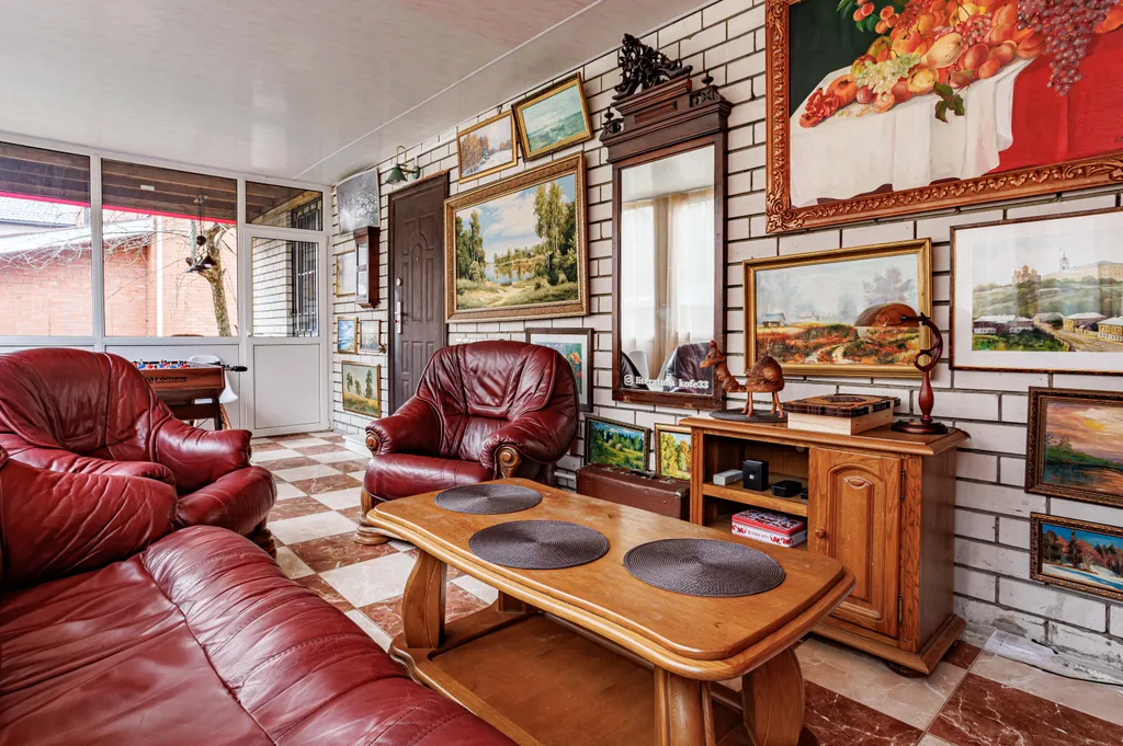 Коттедж в центре города с видом на парк