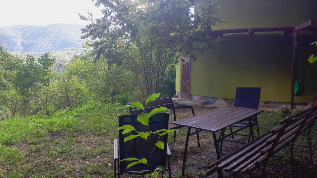 Круглый дом в горах