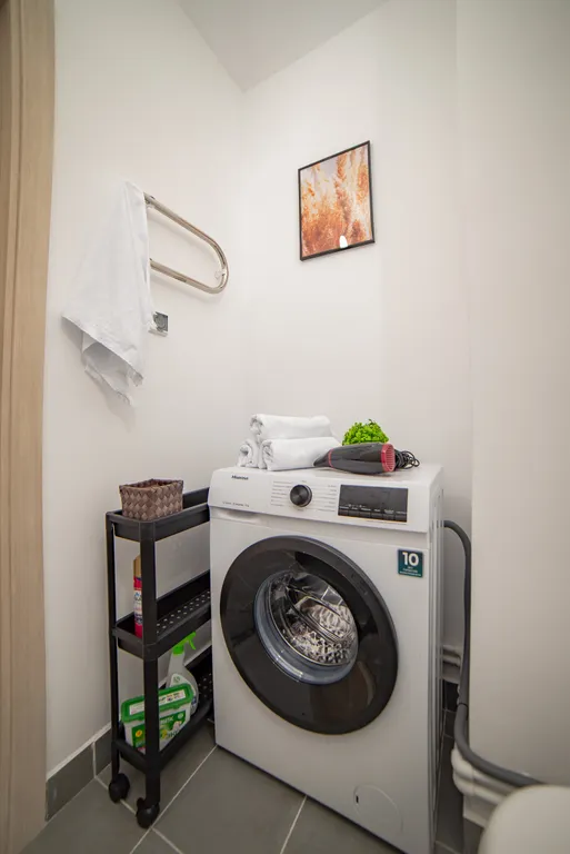 Евро 2К на Академика Ландау 36 для 4 гостей