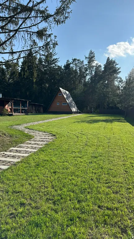 Треугольный дом с баней и купелью вблизи Несвижа