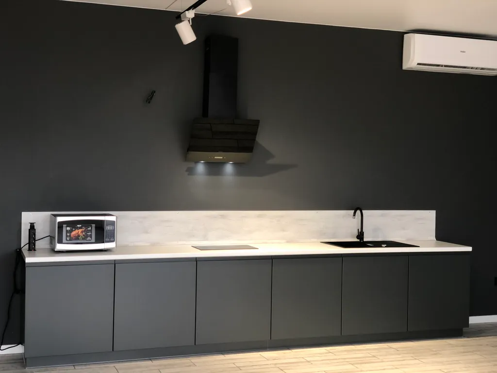 Gide villa посреди леса с видом на море