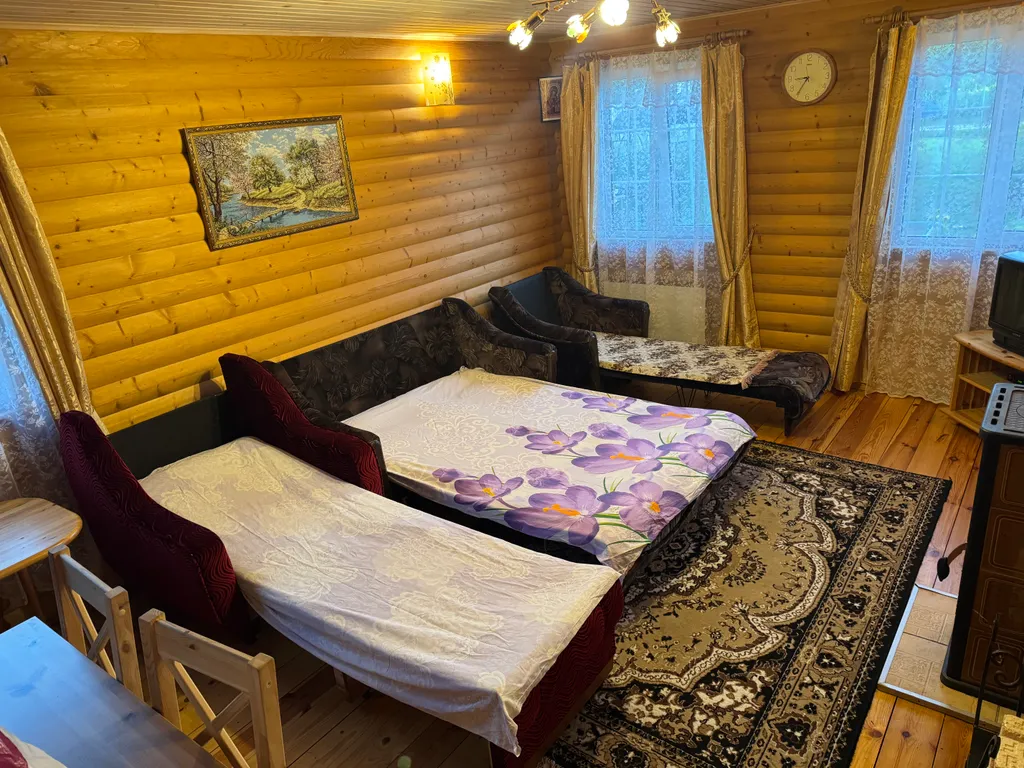 Уютный домик с печью-камином в центре