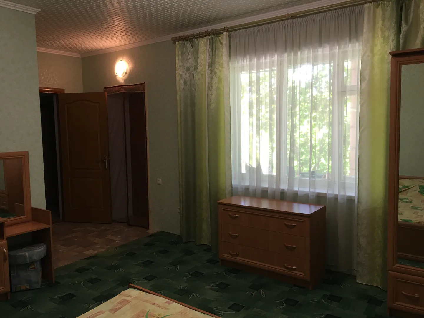 «Правая» комната