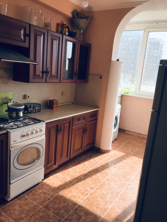 Солнечная квартира в центре города с видом на море