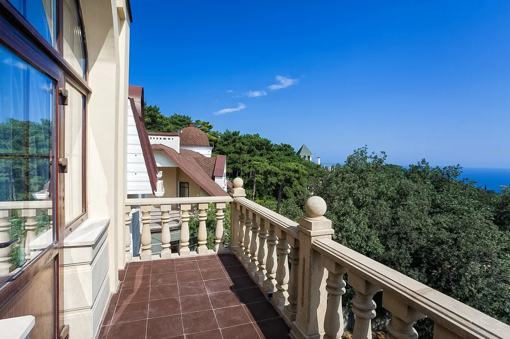 Коттедж Особняк в сосновом лесу с панорамным видом на море, горы — Восход