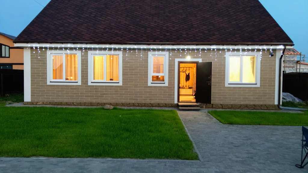 Коттедж с баней и бассейном