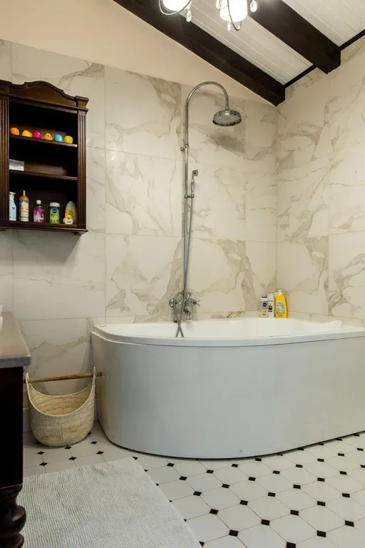 Коттедж MyHomeYourHome дизайнерский дом у леса — Первомайское