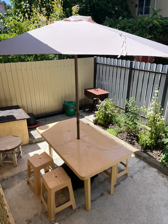 Квартира в центре города с собственным двориком и отдельным входом