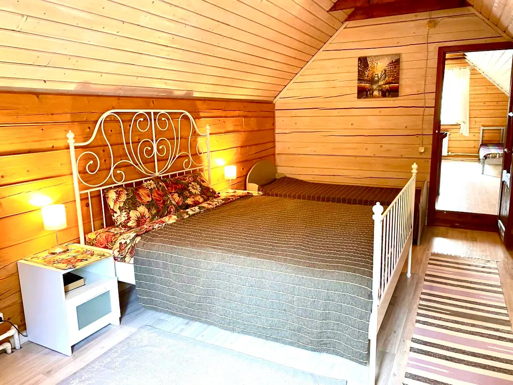 Домик в Горном Алтае с видом на горы