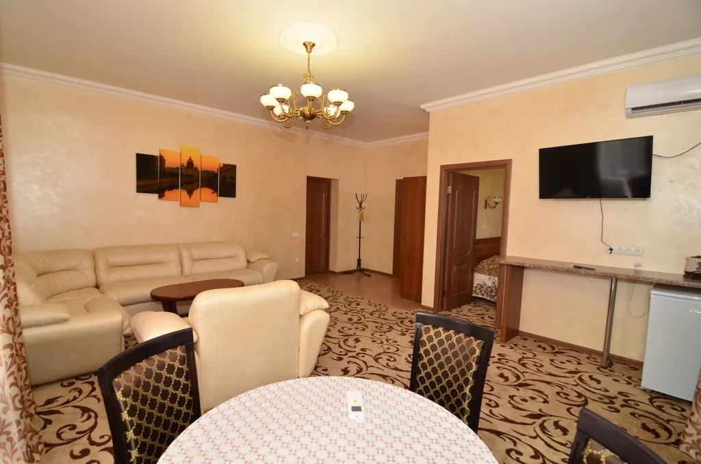 Четырехместный номер категории Люкс с террасой