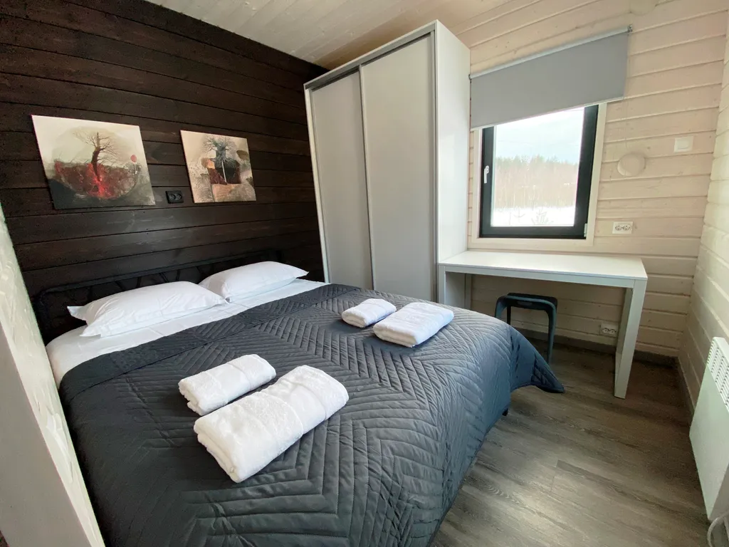 Новый комфортабельный дом для отдыха на берегу лесного озера