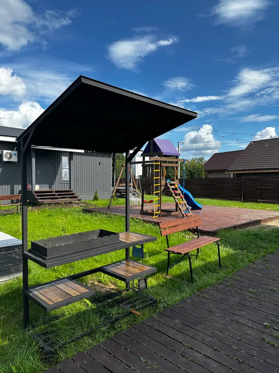 Уютный современный дом рядом с озером