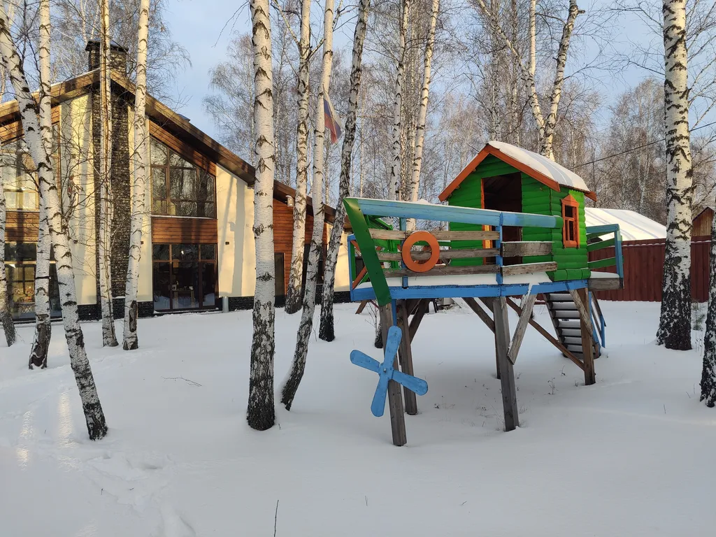 Дом-шале в черте города с баней и чаном