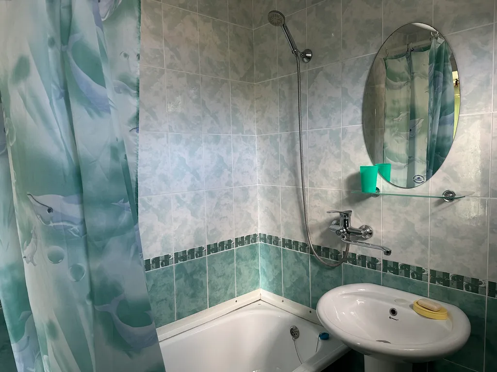 Квартира Двухместный номер 1 в частном доме Лужайка — Лазаревское