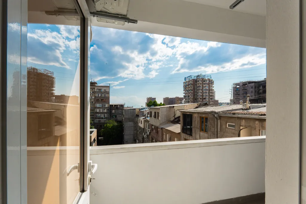 Апартаменты рядом с парком имени Дианы Абгар