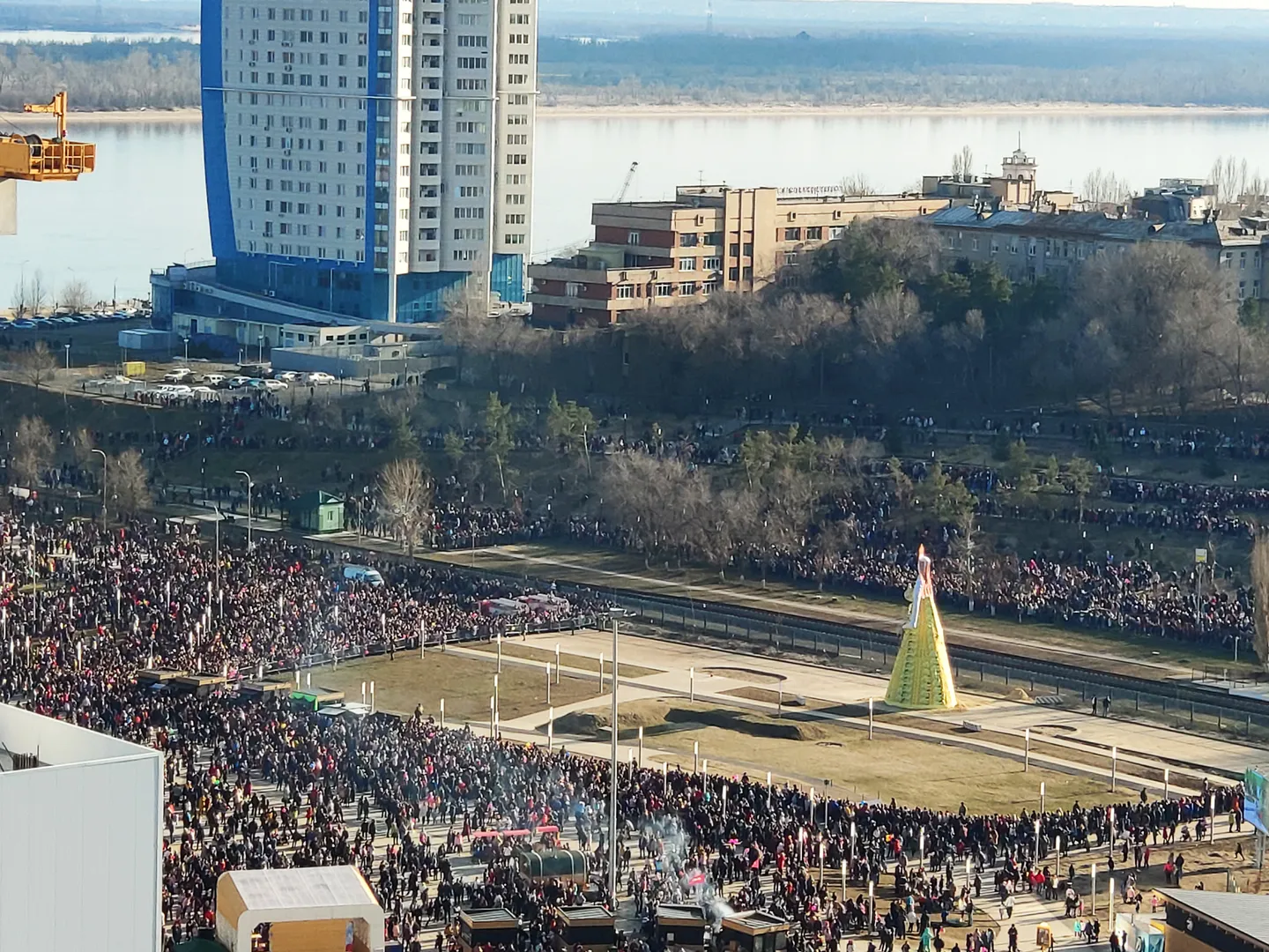 Парк "Раздолье" в пойме р Царица. Сжигаем Масленицу на масленицу)))
