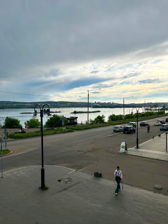 Студия на берегу Ангары с видом на набережную