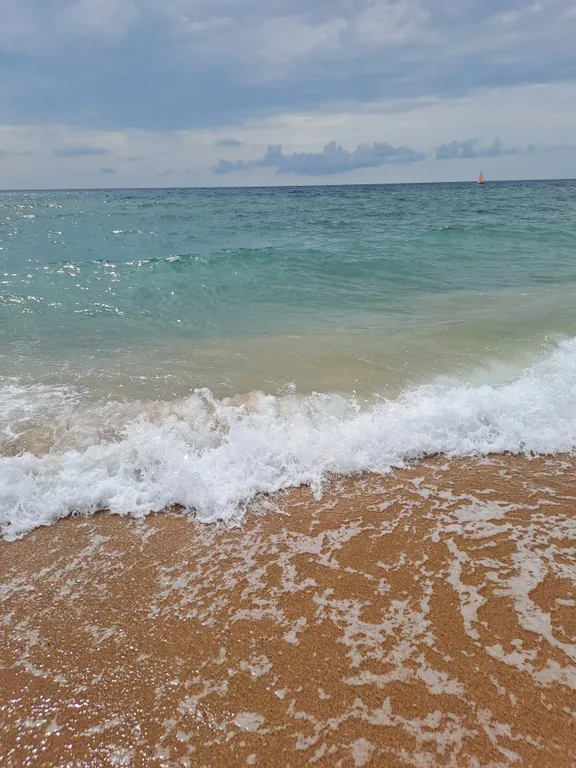 Уютная студия на высоком берегу рядом с морем