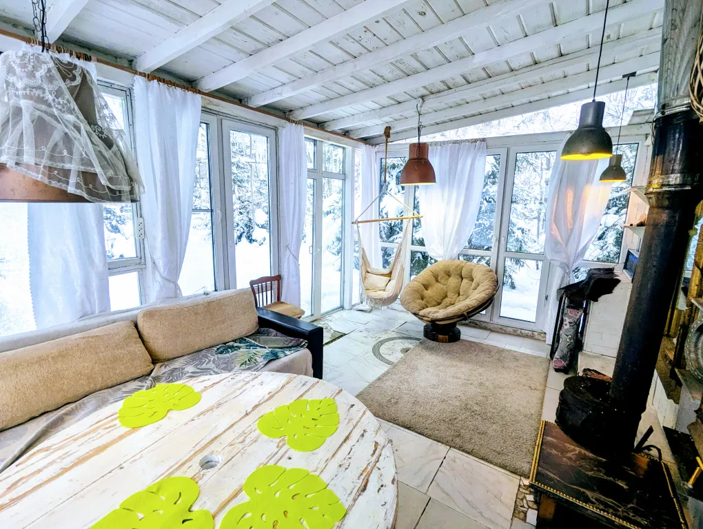 Коттедж Уютный домик с камином и бассейном — Глазово