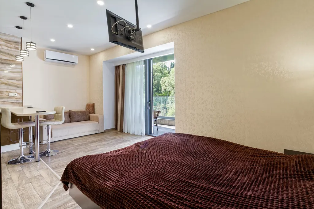 Студия в парке с террасой