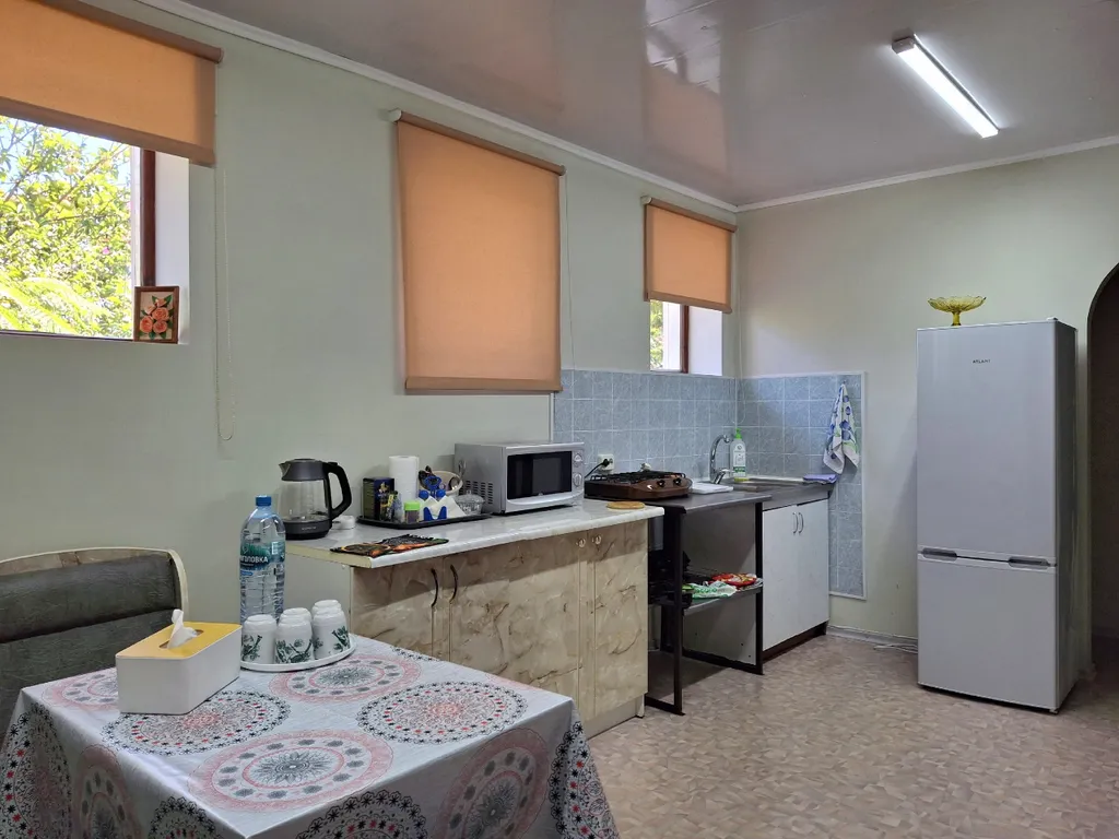 Домик с отдельным входом двумя комнатами кухней