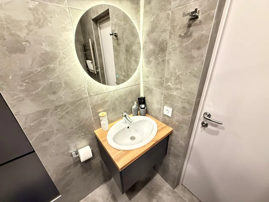 Авторская студия рядом с ТРК Горизонт