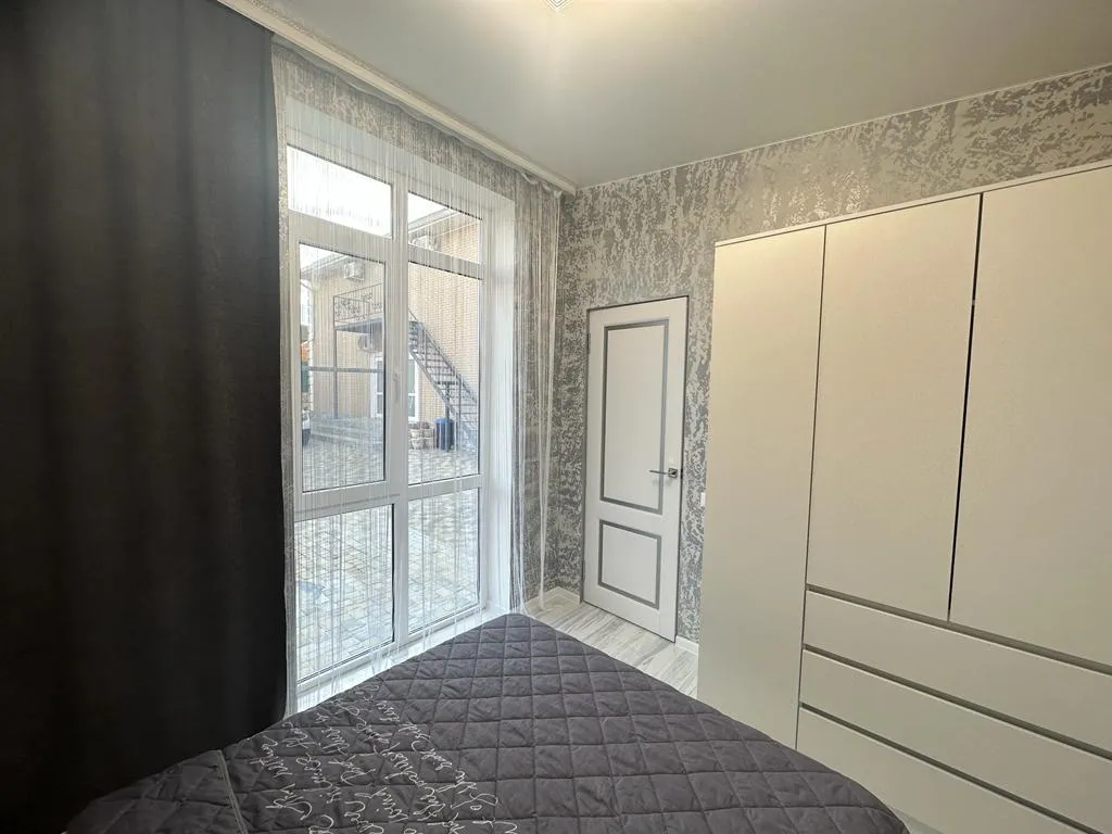 Уютный домик возле набережной