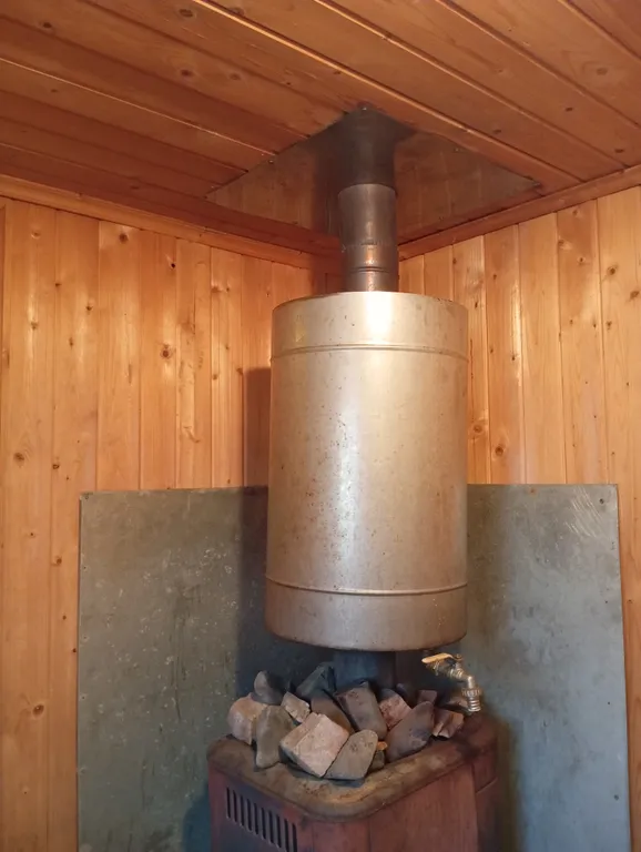 Домик с видом на затопленную колокольню