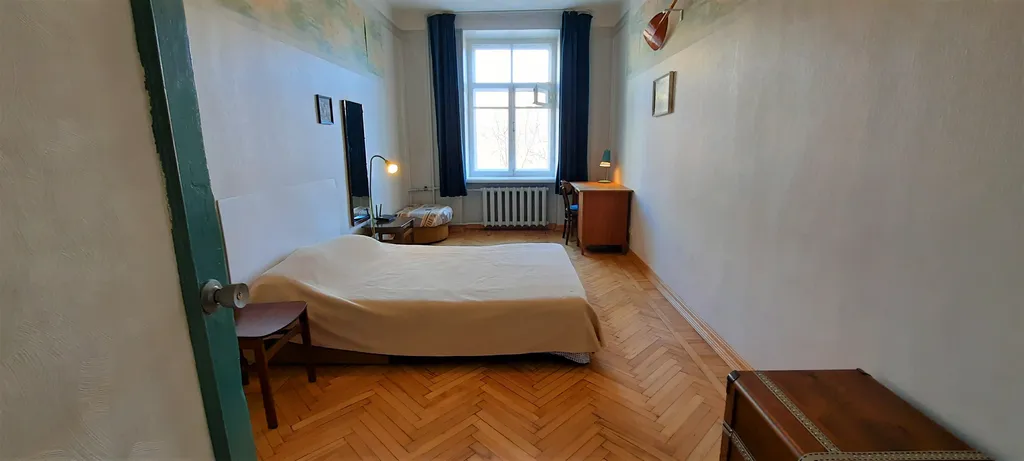 Квартира Просторная комната в винтажной квартире — аренда посуточно в Москва