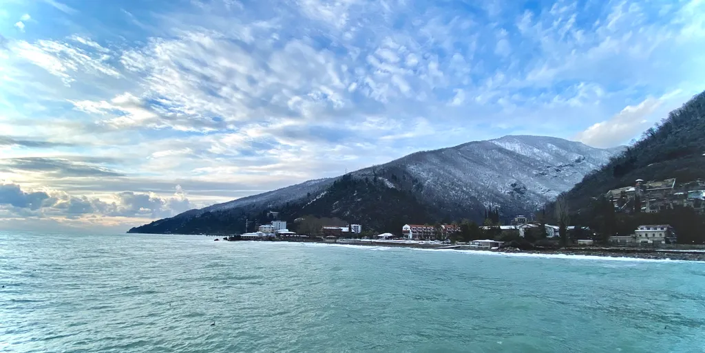 Коттедж Дом Holiday Park — Гагра