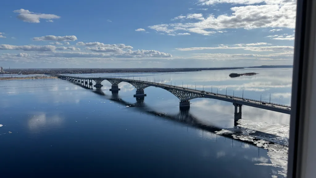 Апартмент с видом на Волгу и мост