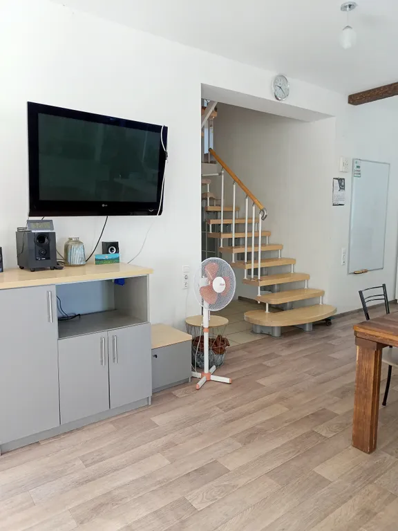 Уютный дом у леса