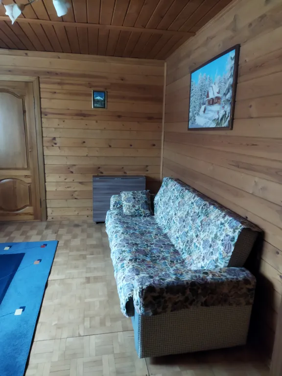 Небольшой уютный дом на спокойной улице