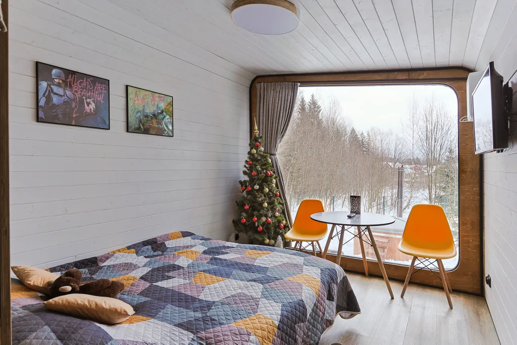 Дом Немо с уличной купелью  в лесу