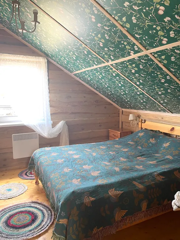 Просторный, уютный деревянный дом в центре города, возле реки и озера