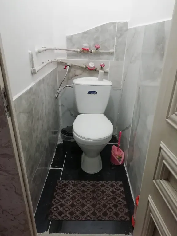 Простая квартира, дом у моря