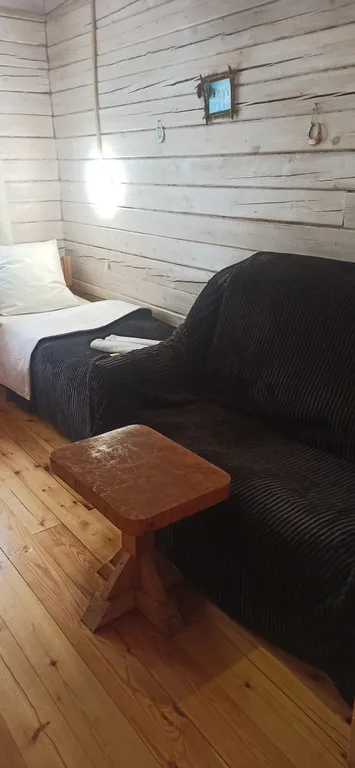 Комната с диваном