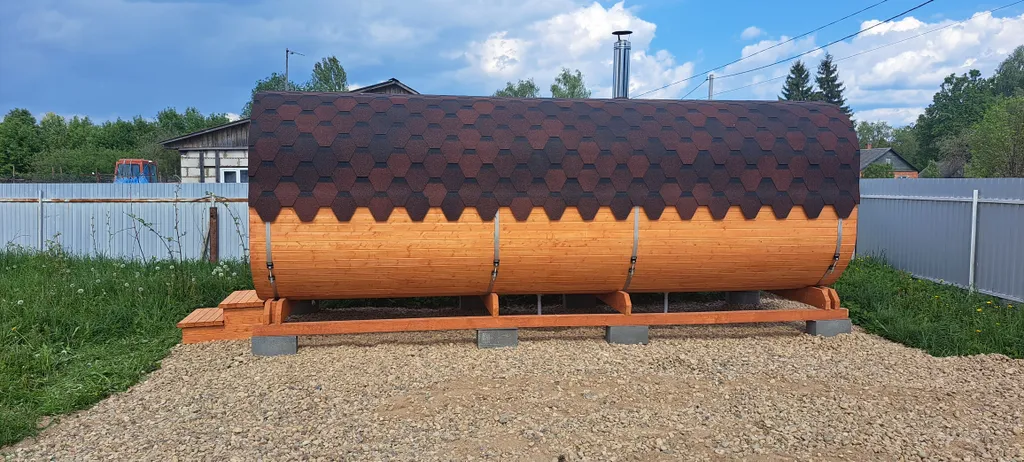 Дом в деревне с баней