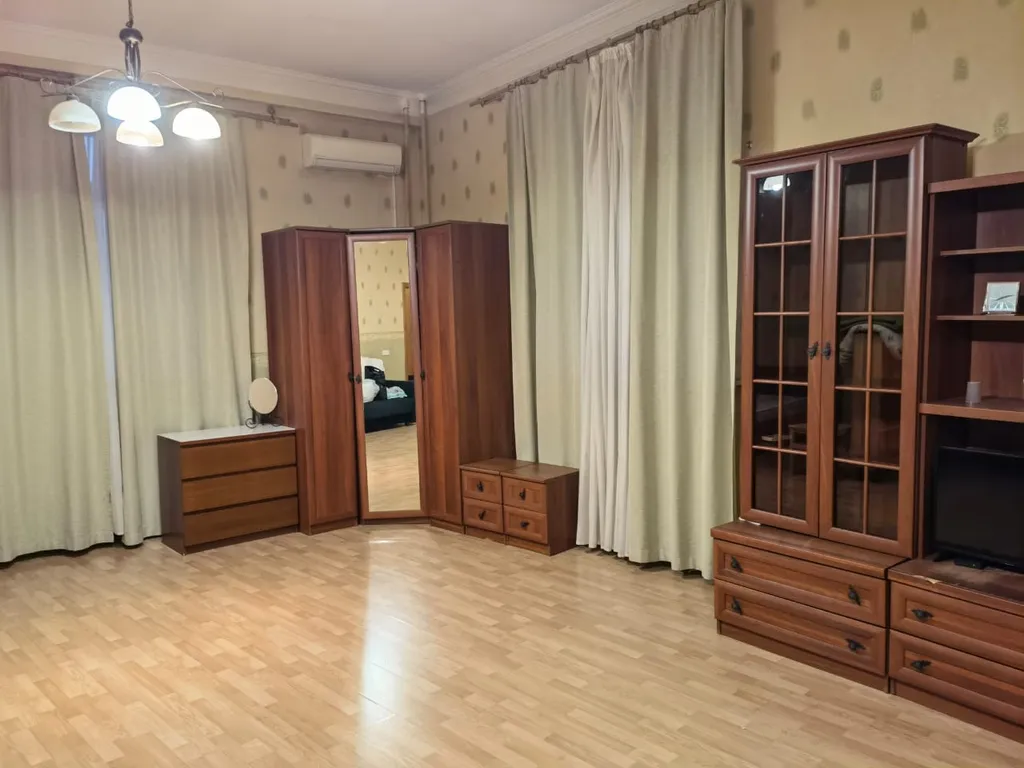 Просторная квартира на Садовом кольце