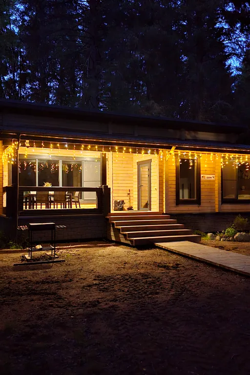 Дом на 6 человек в лесу на берегу озера