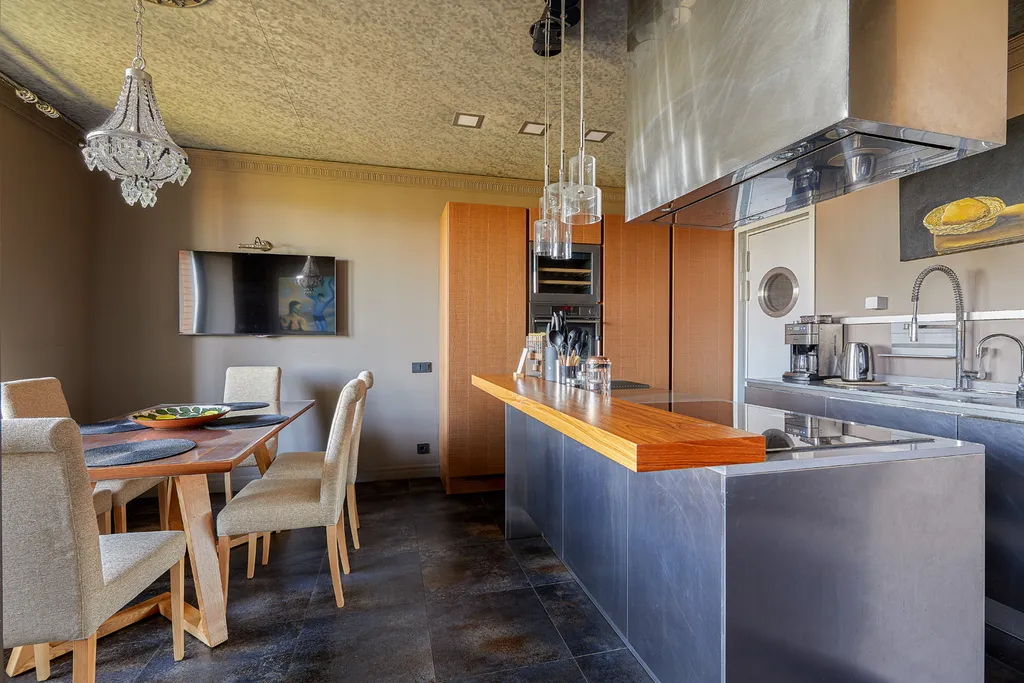 Двухэтажные апартаменты Лофт