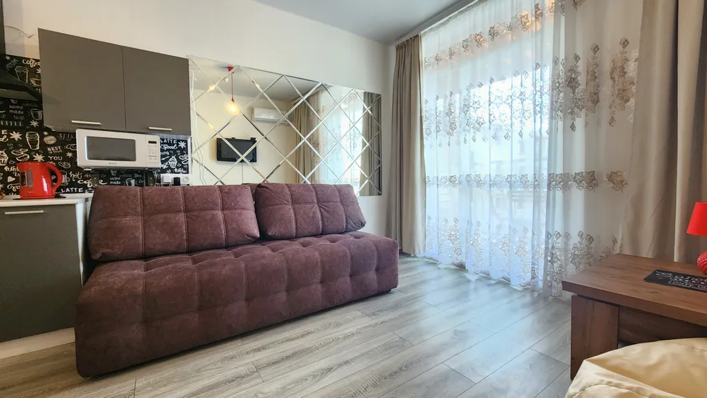 Евродвушка с видом на бассеин