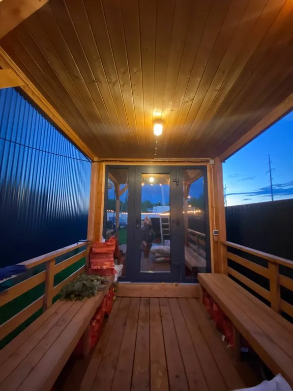 Красивый барнхаус с баней и банным чаном