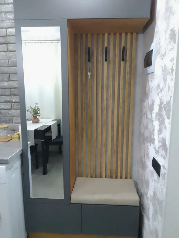 Комната-студия с отдельным входом, тихий район