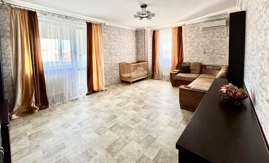 Крупногабаритная 3-комнатная квартира