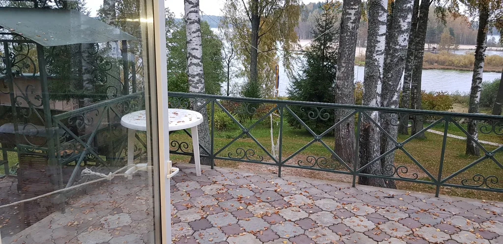 Дом у озера