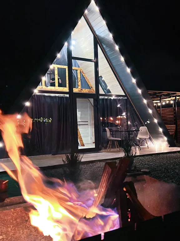 А-фрейм с бассейном