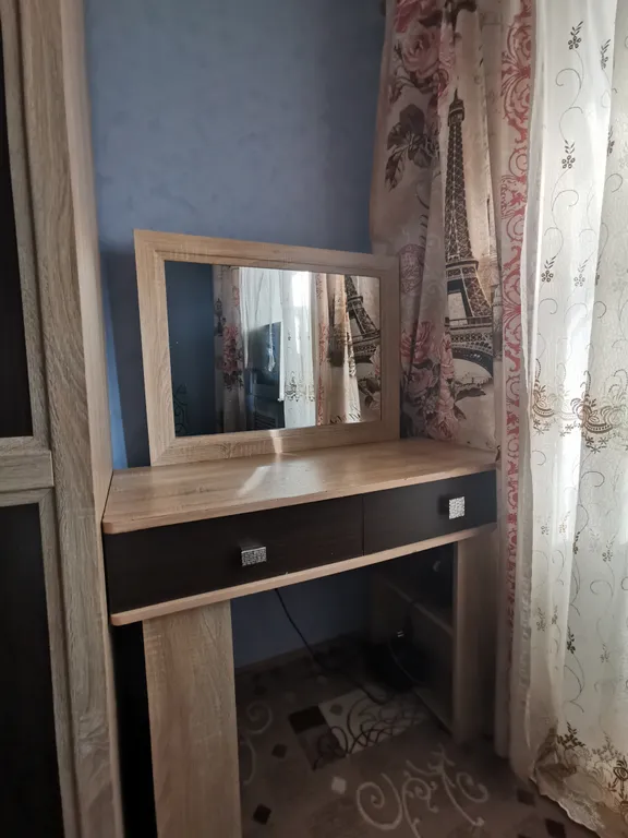 Центр города, в 100 метрах от площади Ленина