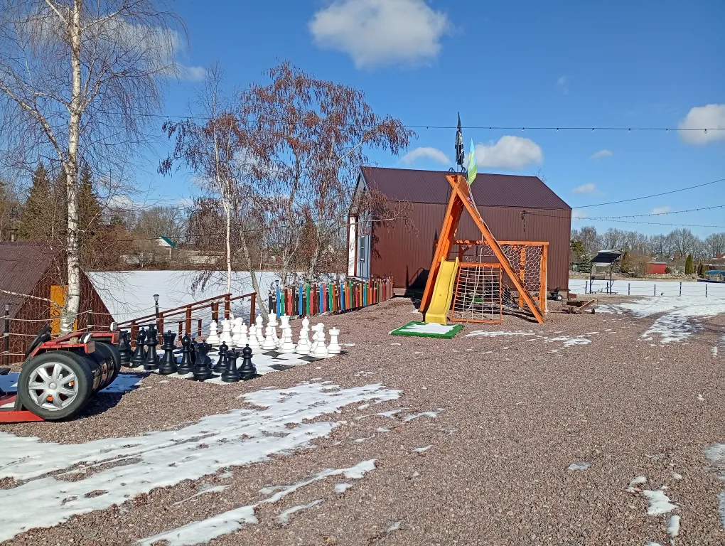 Дом отдыха на берегу озера