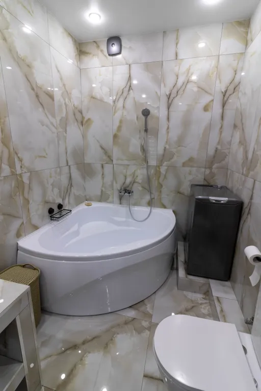 Двухкомнатная апартаменты   с теплым бассейном  у моря.